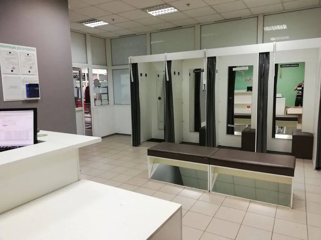 Пункт выдачи товаров из сэндвич-панелей